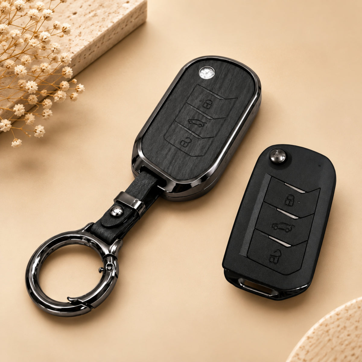 Mahindra Bolero Marazzo Scorpio Thar TUV300 Plus Metal Key Cover with Keychain